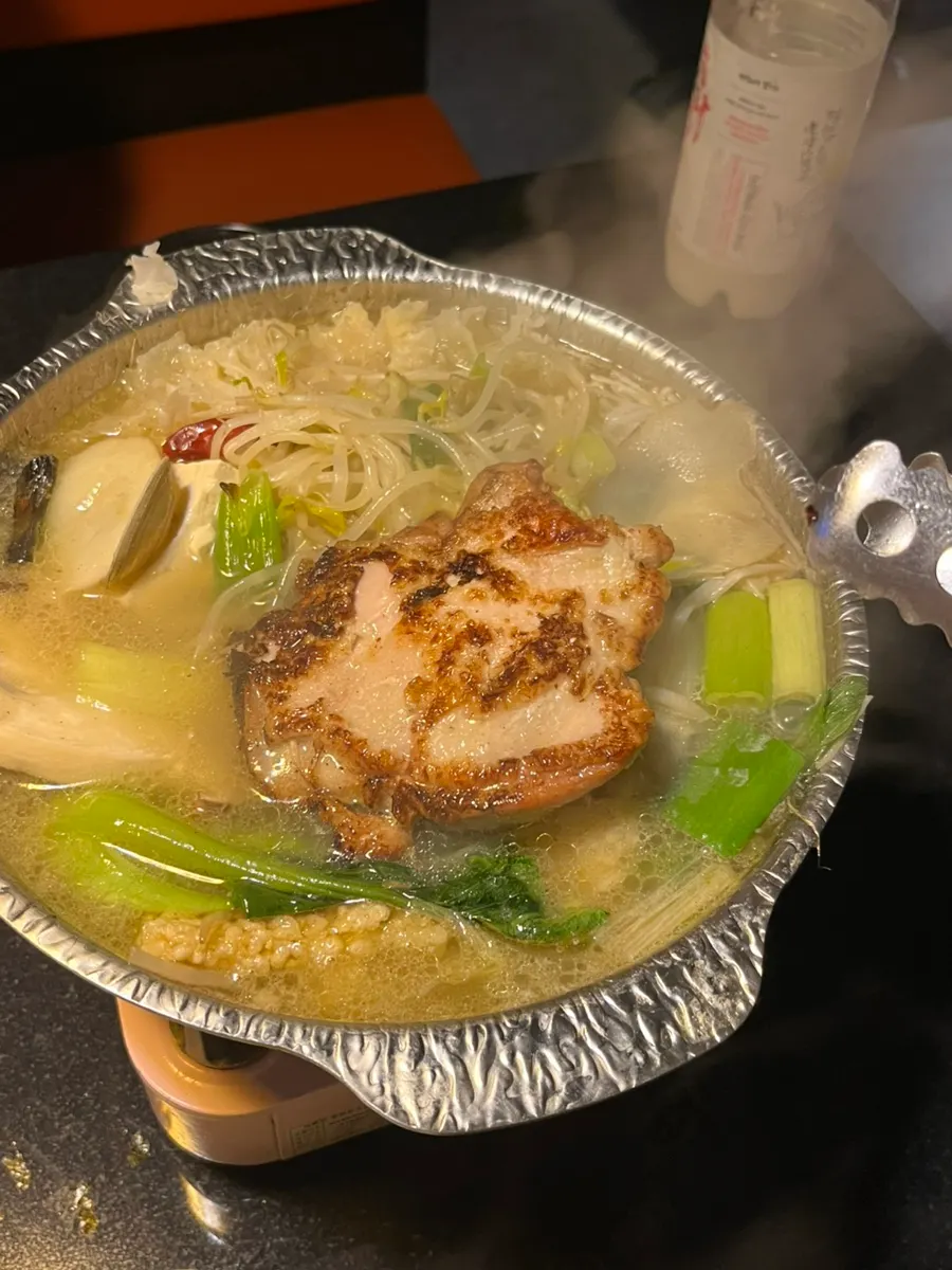 Nurungji chicken hot pot with chicken thigh and vegetables