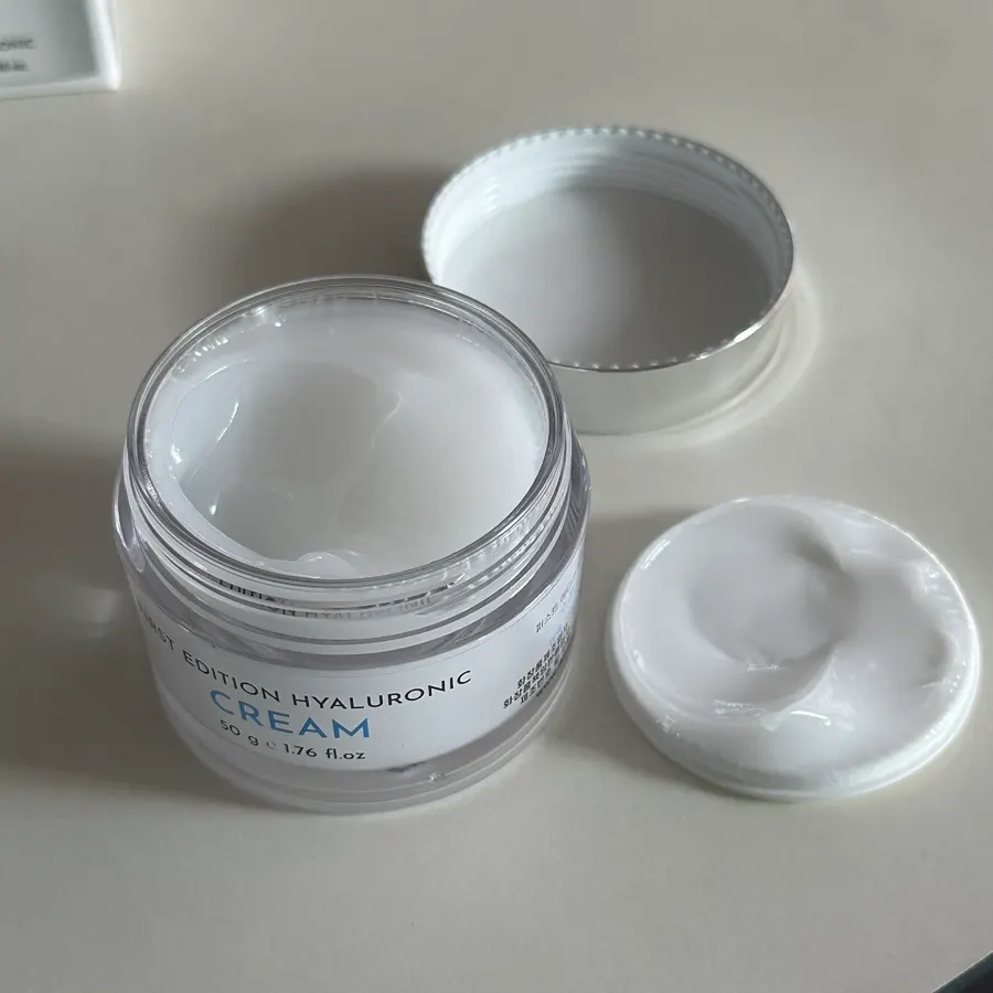 Moisturizing cream used to soothe skin warmth