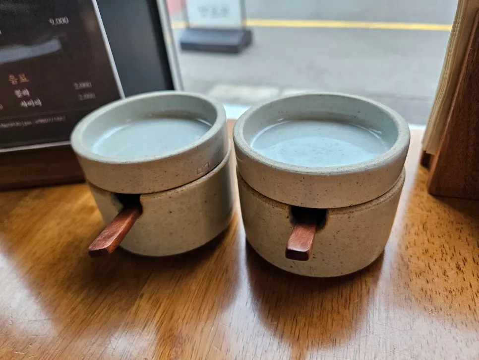 육수 솥이 보이는 도온정 오픈주방
