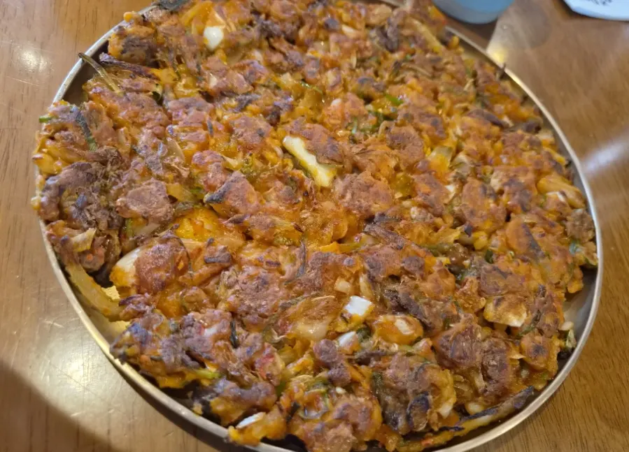 Crisp meat kimchi pancake