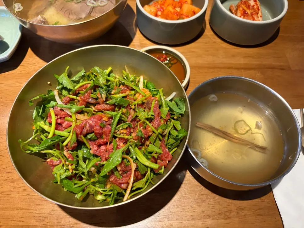 Cleanly prepared yukhoe bibimbap