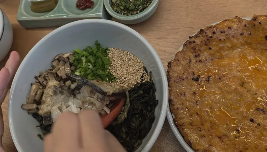 Assorted banchan plates at Hyangtaek Cheonan Buldang Branch