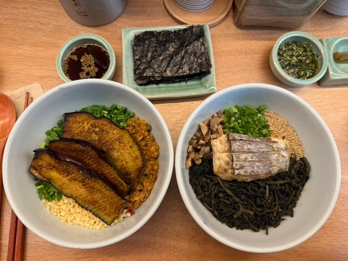 Mackerel gondre rice and eggplant doenjang rice bowl table setting at Hyangtaek