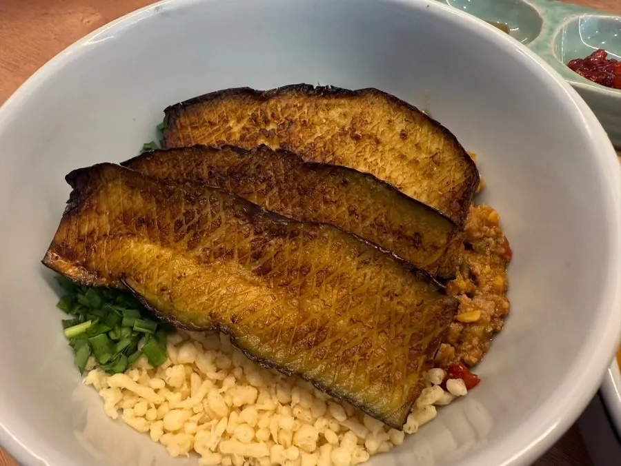 Mackerel gondre rice wrapped in gim at Hyangtaek