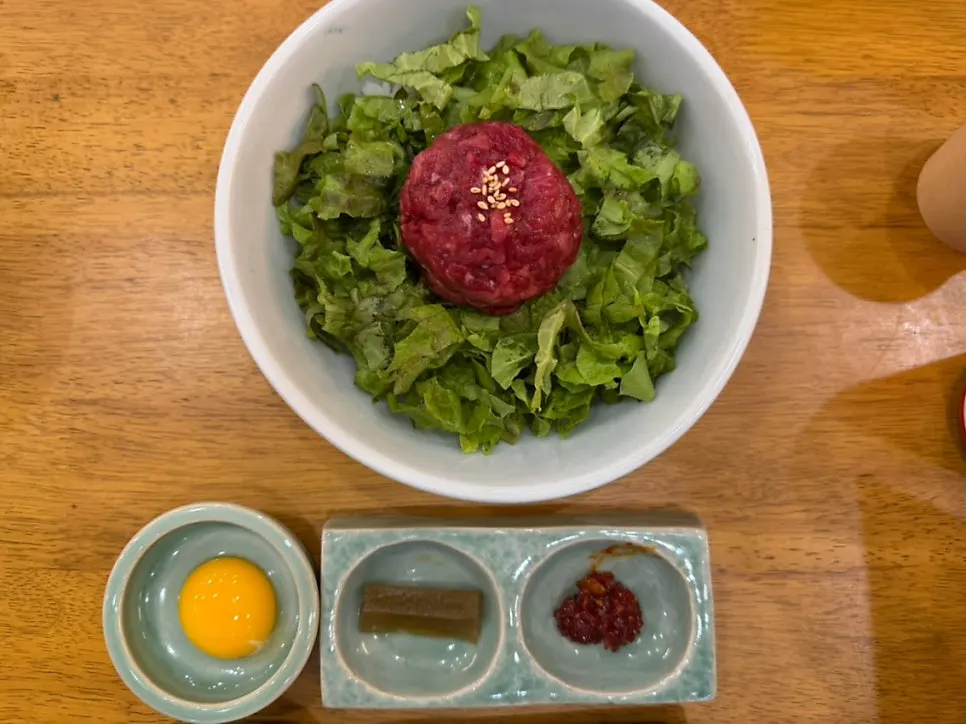 삼치 살을 곤드레밥과 섞어 비빈 모습