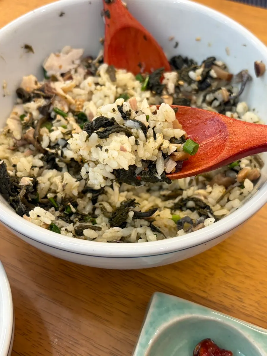 다 비벼진 삼치곤드레밥