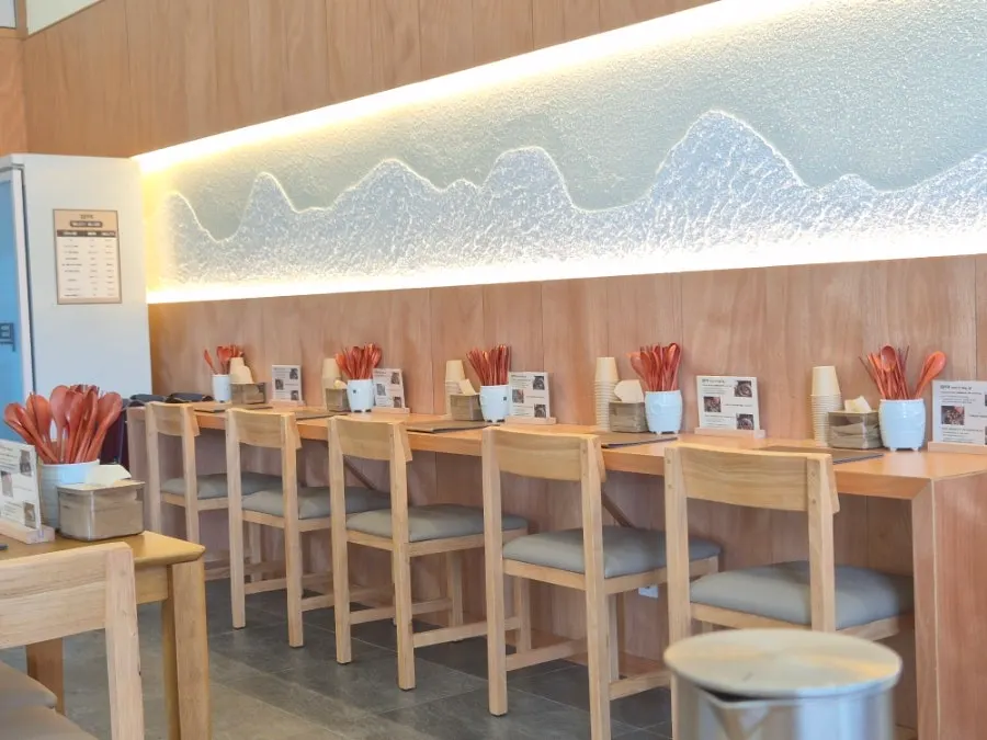 Dining hall view of Hyangtaek Cheonan Buldang Branch