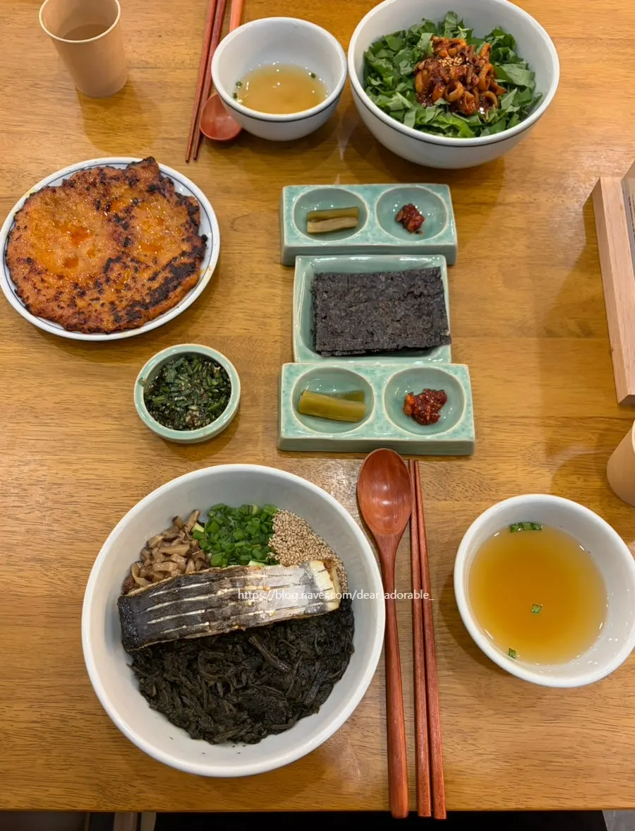 Side dishes served according to the number of dishes ordered