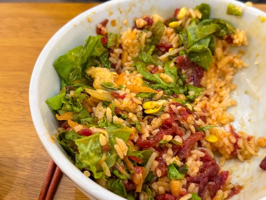 Hyangtaek's yukhoe bibimbap mixed with sauce