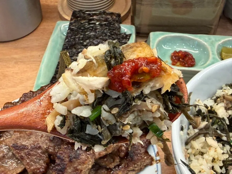 Mackerel gondre rice mixed with seasoned sauce