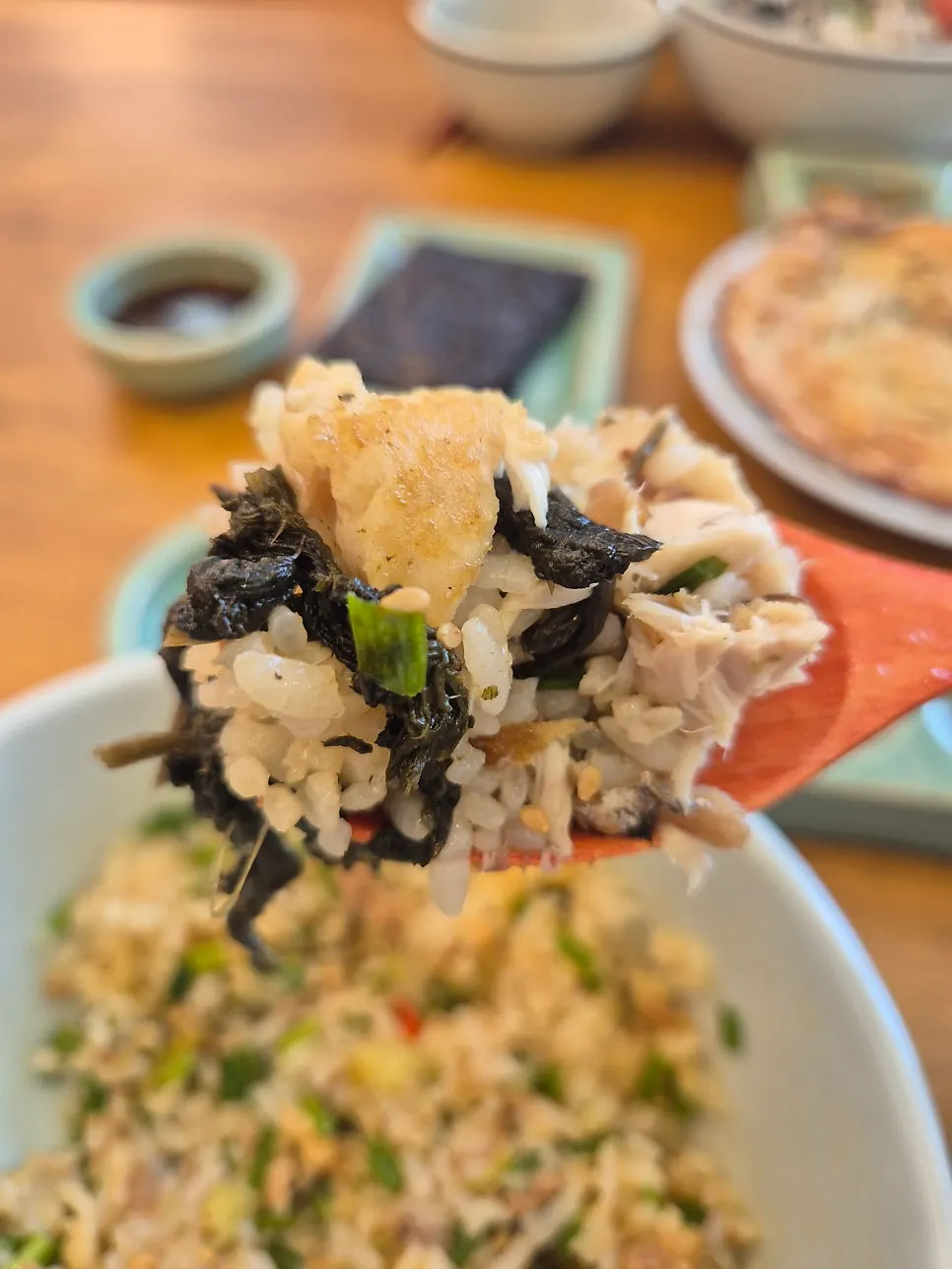 Grilled mackerel served with the gondeure rice