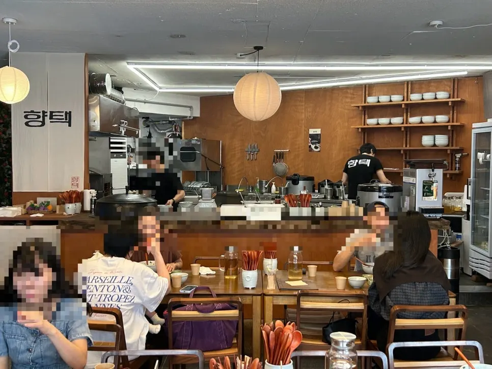 Interior of Hyangtaek Daebong Branch with spacious table layout