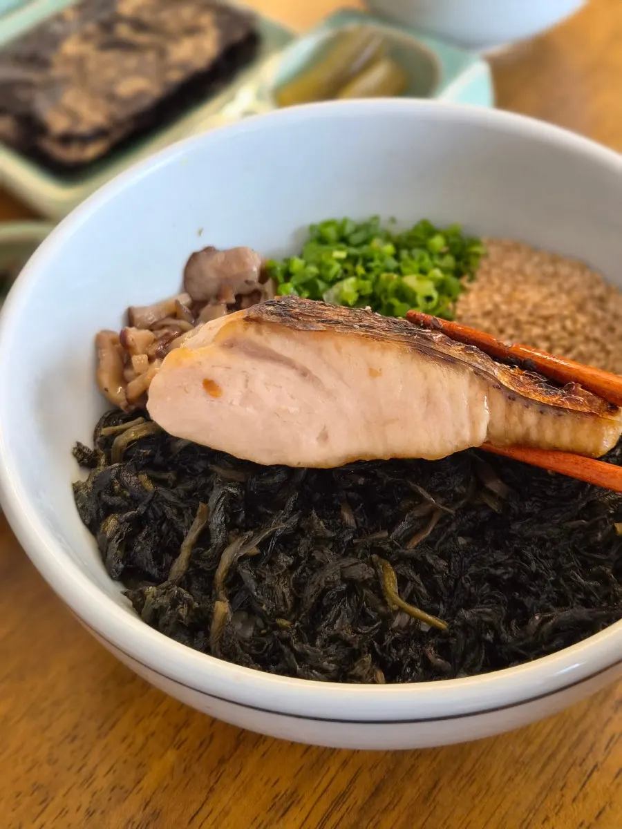 Mackerel gondre rice wrapped in gopchang gim