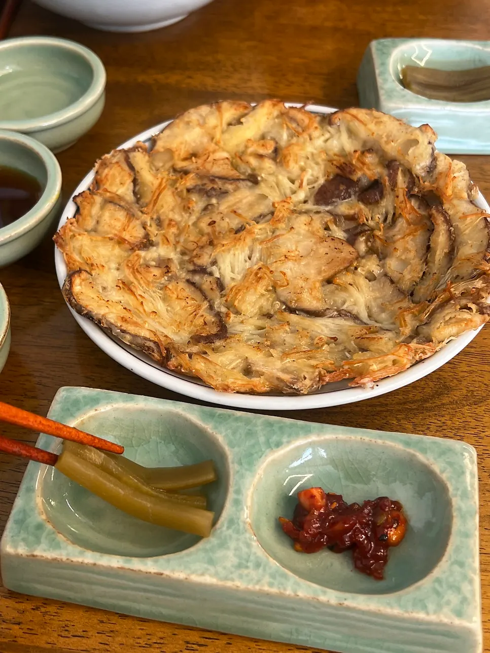 A plate of the mushroom side dish, hanpan beoseot