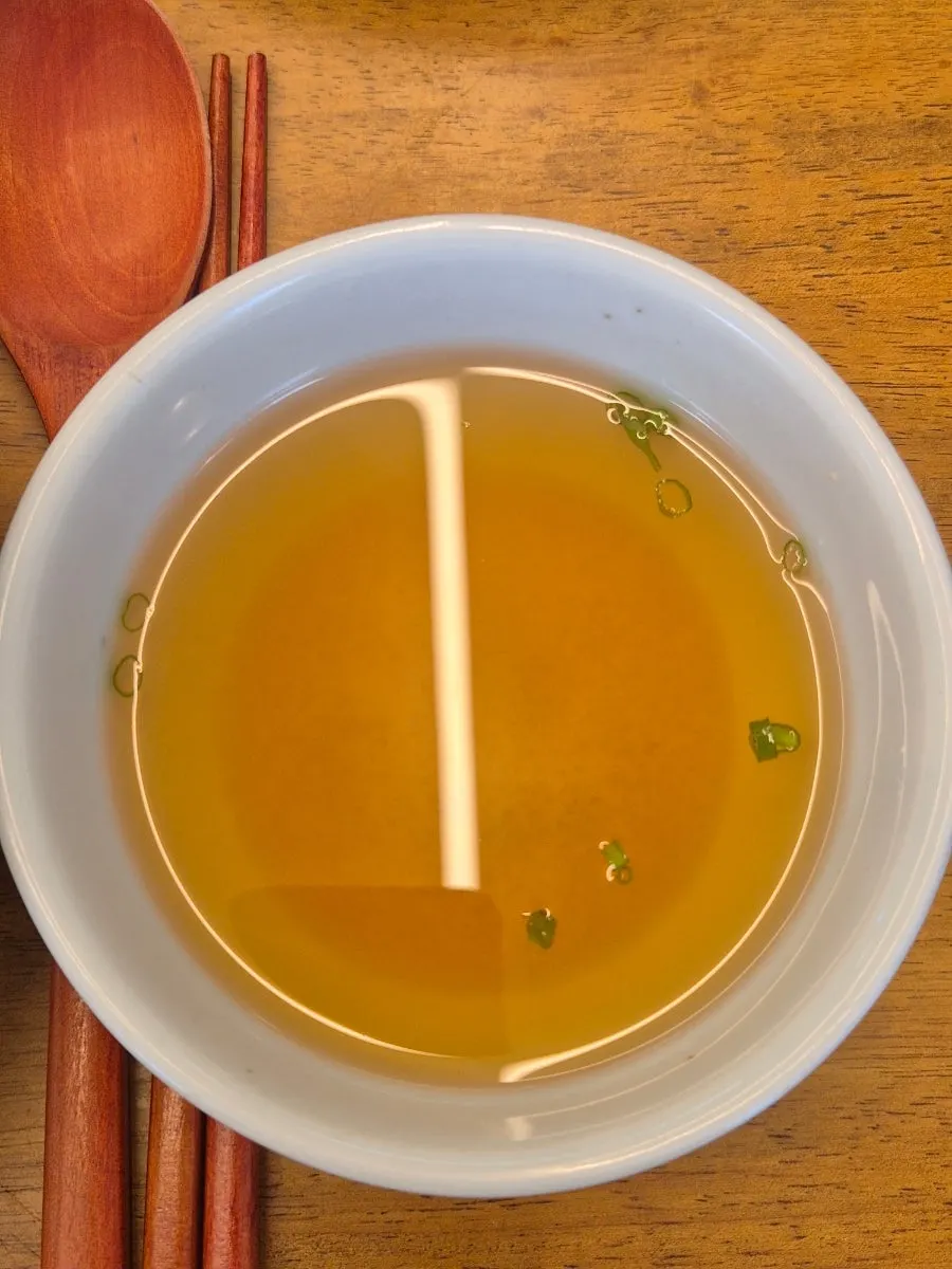Table mid-meal at Hyangtaek Daebong Branch
