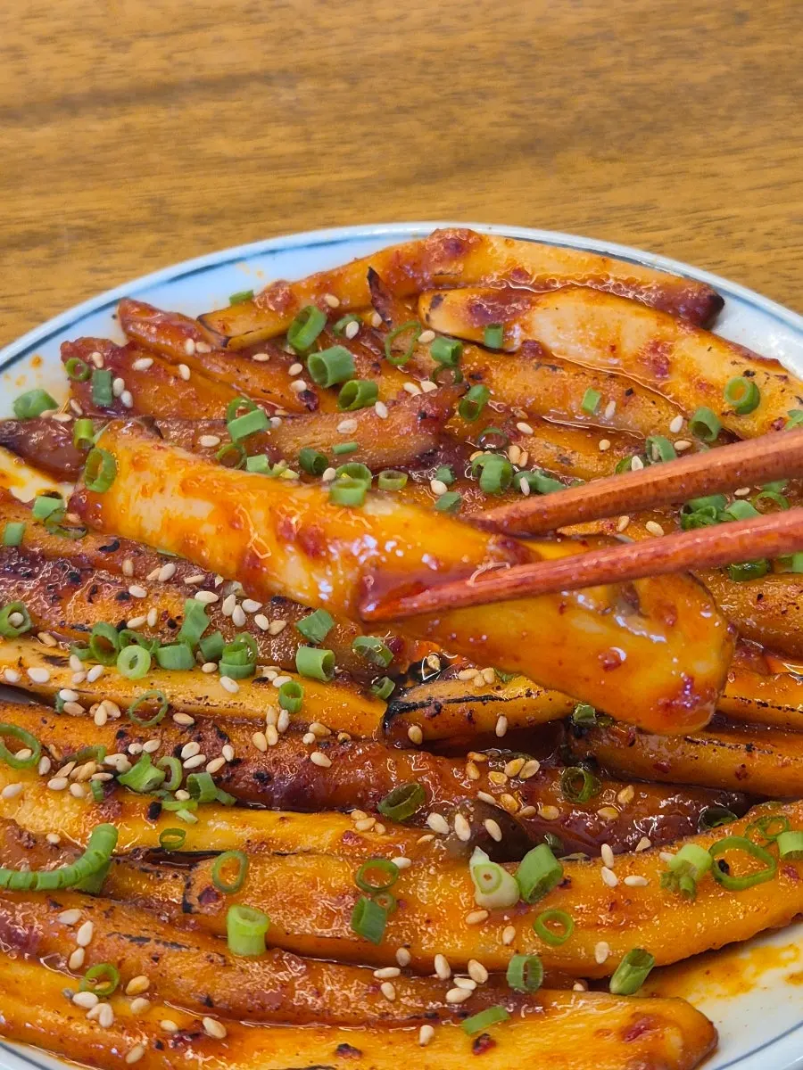 Neatly arranged Korean dishes at Hyangtaek Daebong Branch
