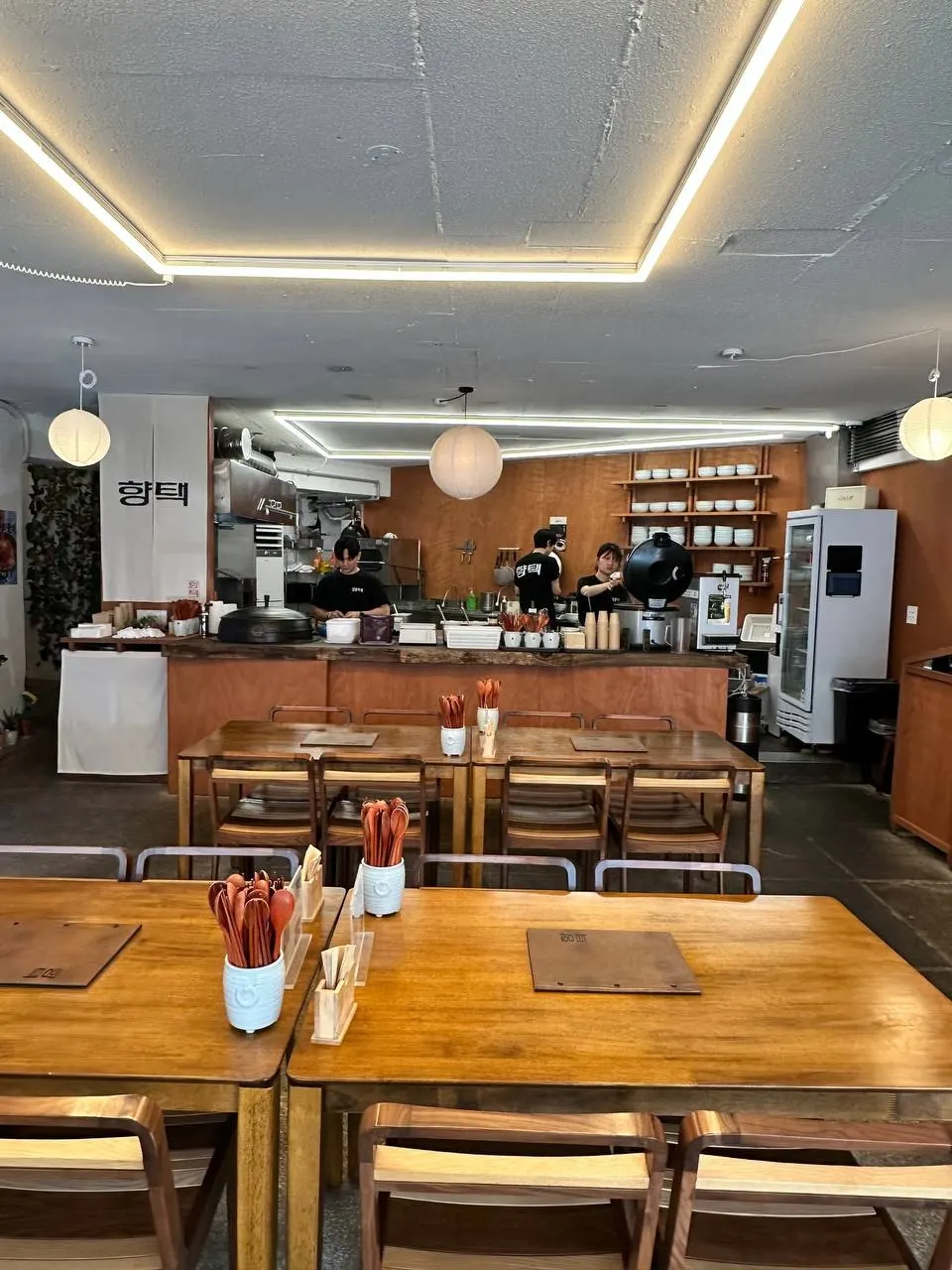 Interior atmosphere further inside the restaurant