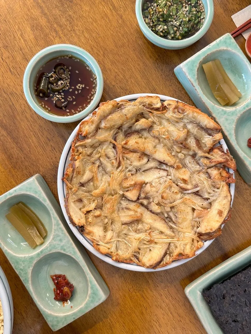 Mackerel gondre rice and eggplant doenjang rice bowl spread