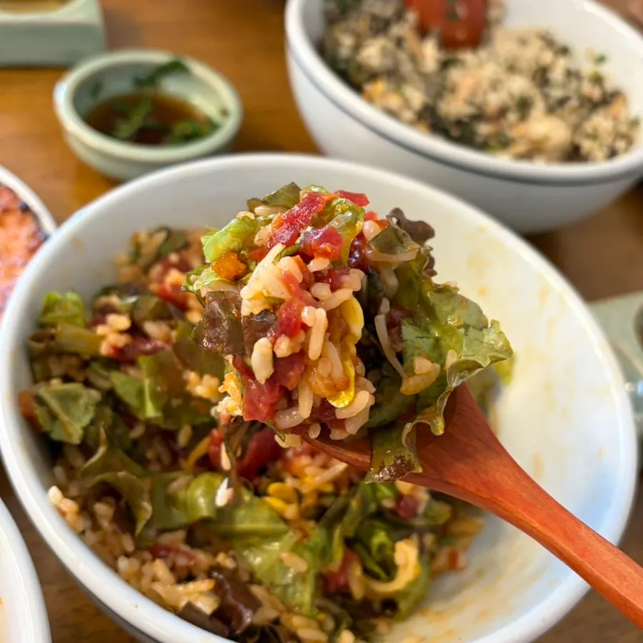 비벼 먹는 육회비빔밥