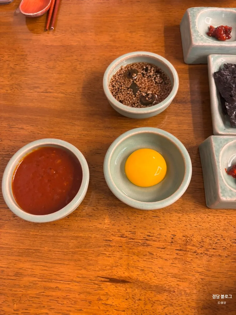 세팅된 테이블 상차림