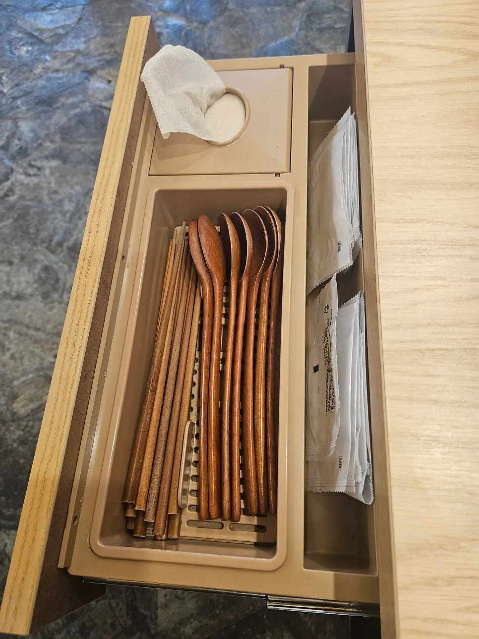 Table setting at Hyangtaek