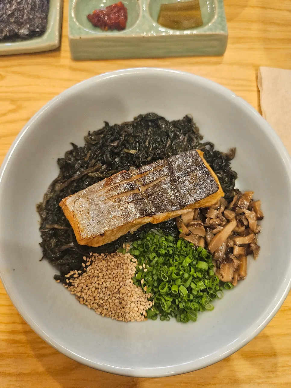 A large chunk of mackerel on top of the gondre rice