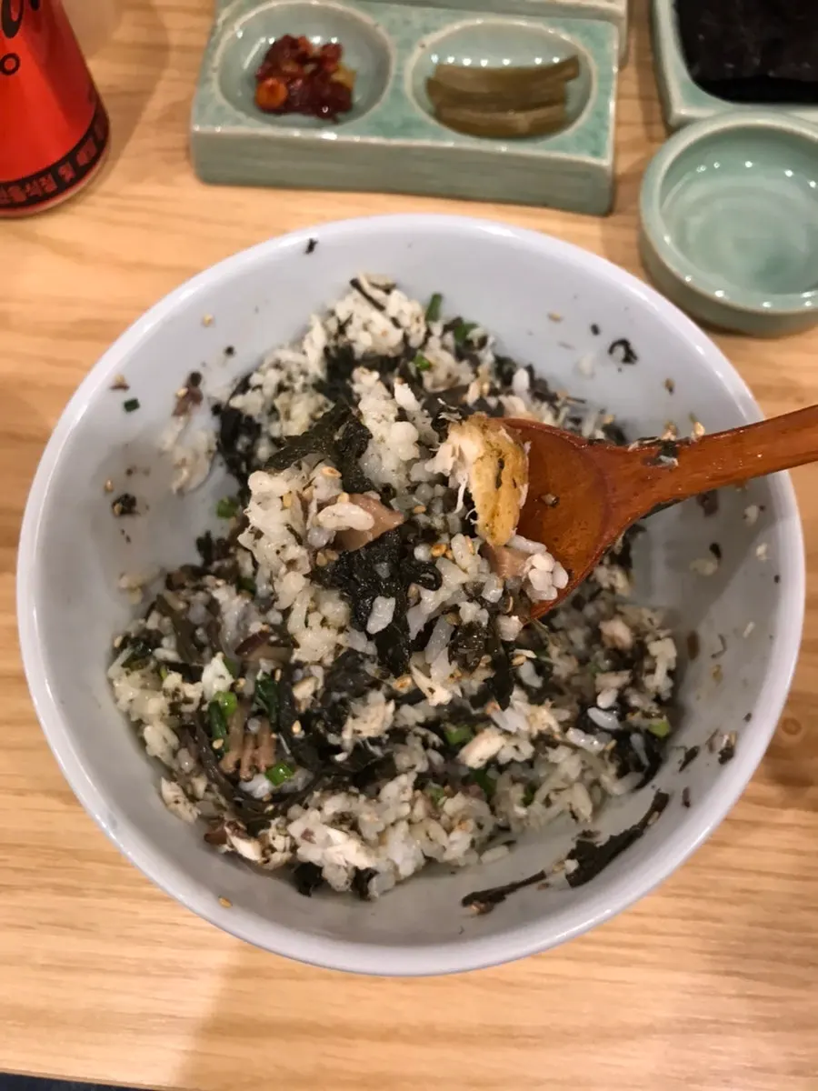 Mackerel gondre rice mixed until light and fluffy