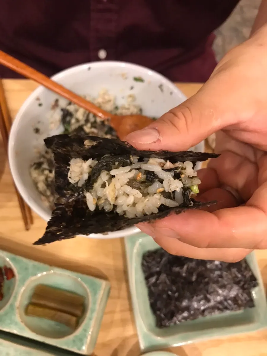 Roasted seaweed served alongside the mackerel gondre rice