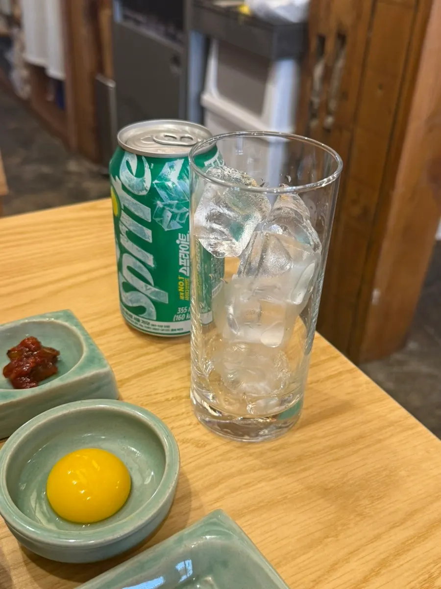 Cider served with an ice cup