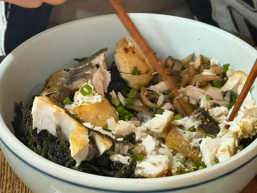 Gondre rice mixed with flaked mackerel