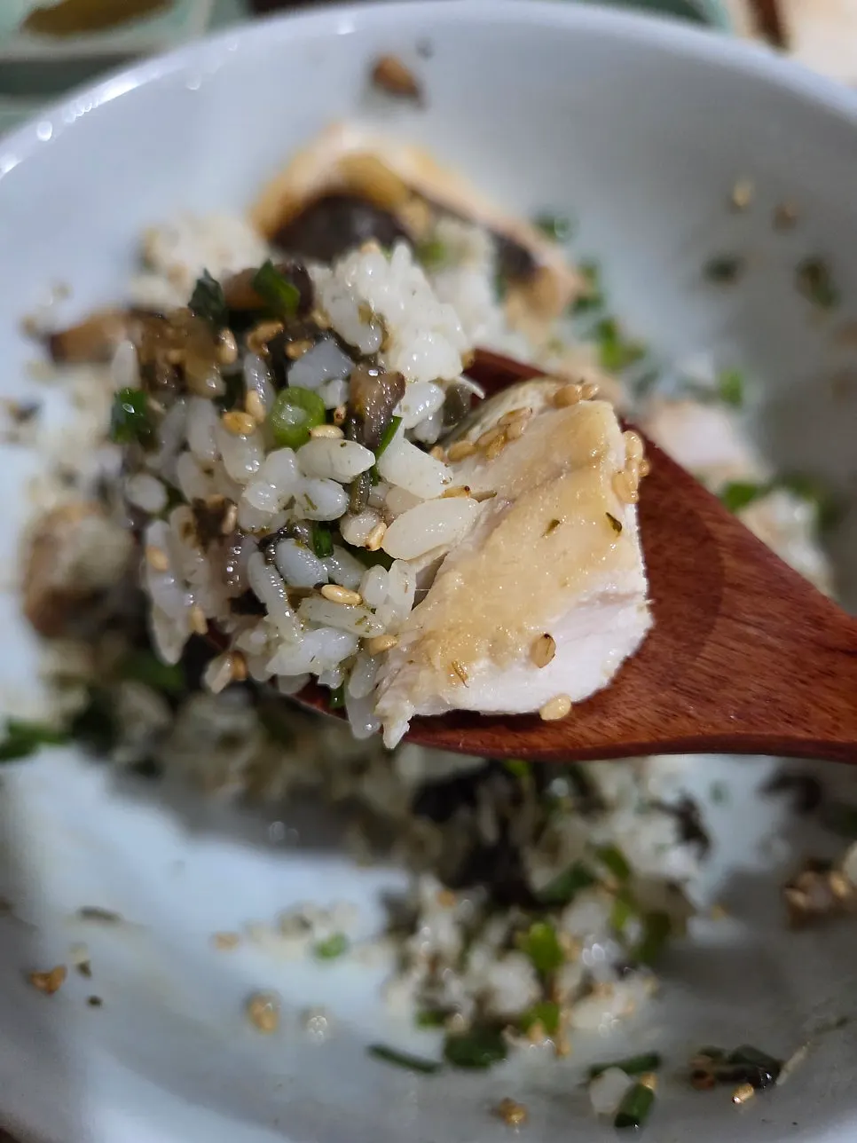 Samchi gondeurebap mixed with a bit of the sauce