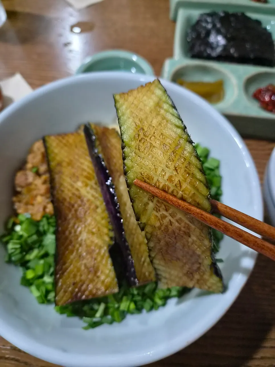 Gaji doenjang deopbap with doenjang sauce and chives