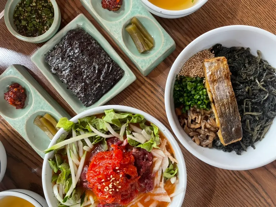 김과 간장, 장아찌, 젓갈, 된장국 기본 구성
