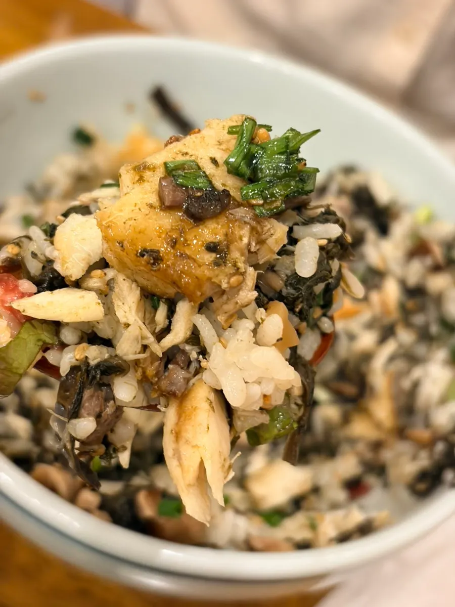 Glossy grilled mackerel with thistle rice