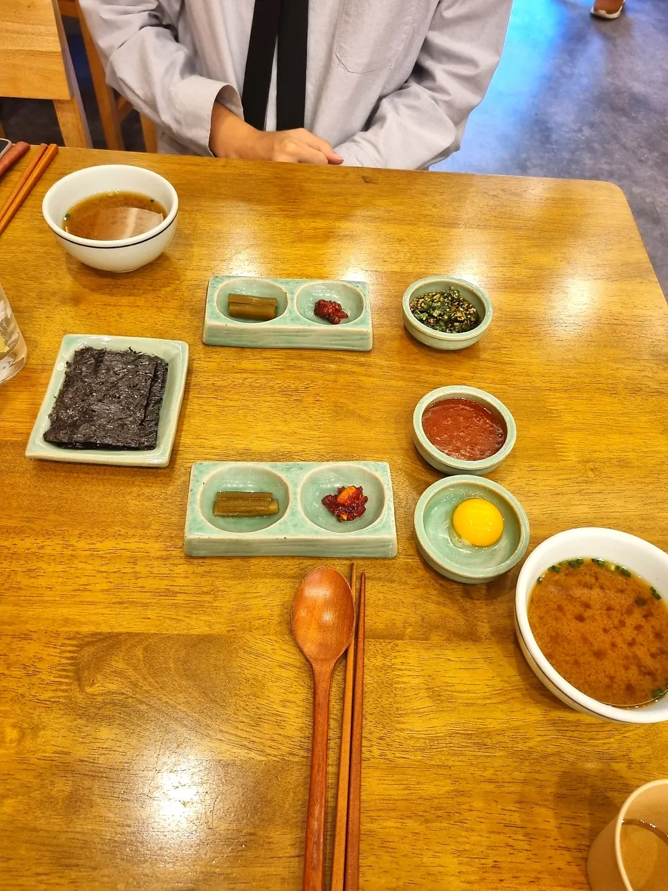 Neatly arranged side dishes at Hyangtaek Jeonpo Branch