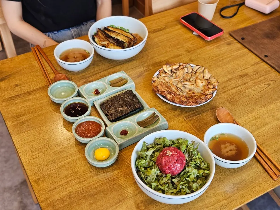 A full Korean meal spread at Hyangtaek Jeonpo Branch