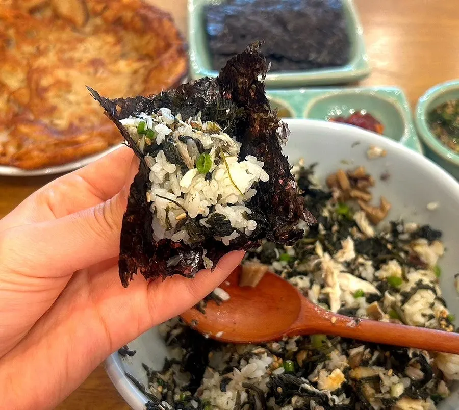 A spoonful of mackerel thistle rice