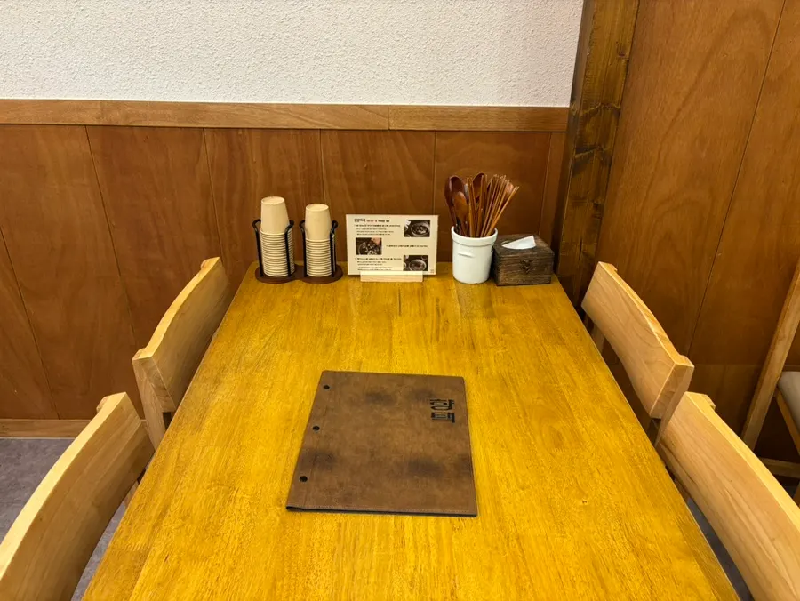 Hyangtaek Jeonpo Branch dining hall packed with weekend diners