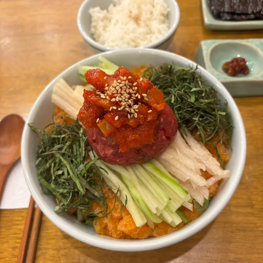 Icy broth pollack hoe mulhoe, Hyangtaek's summer-only dish