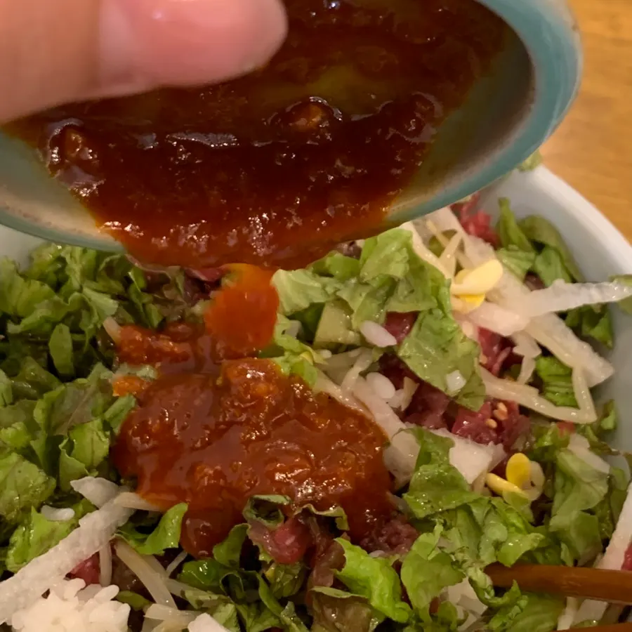 Close-up of the mixed yukhoe bibimbap