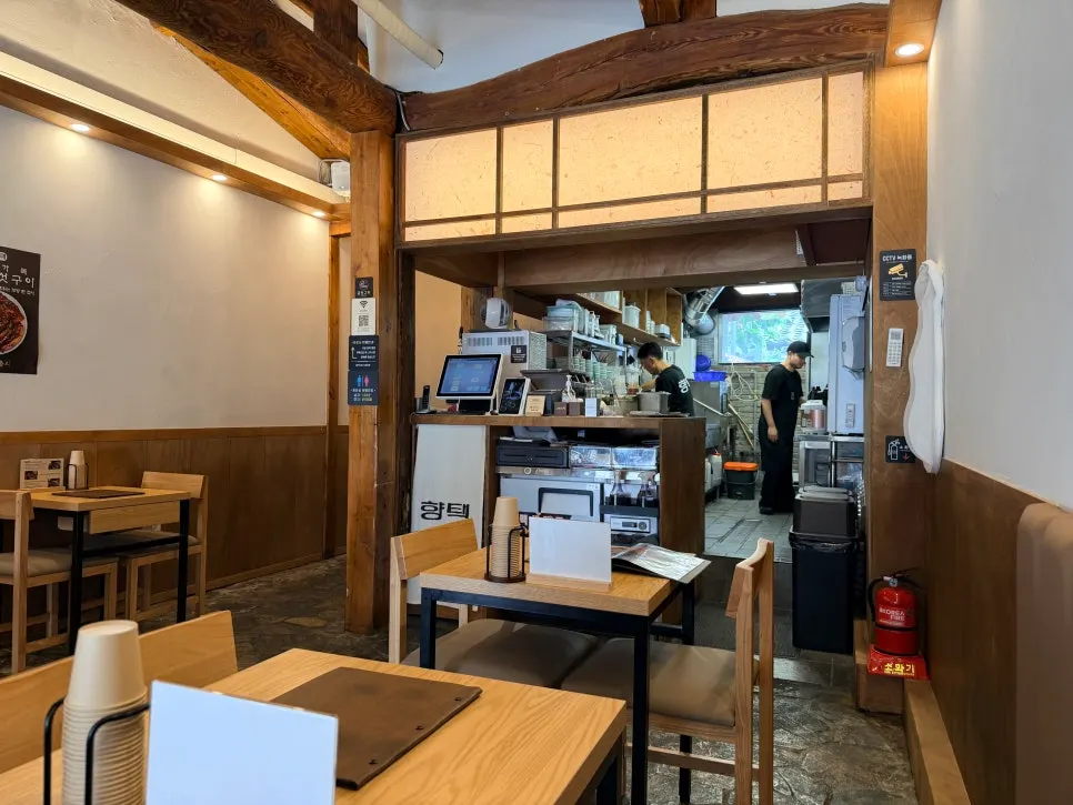 향택 대구종로점 식사 공간 인테리어