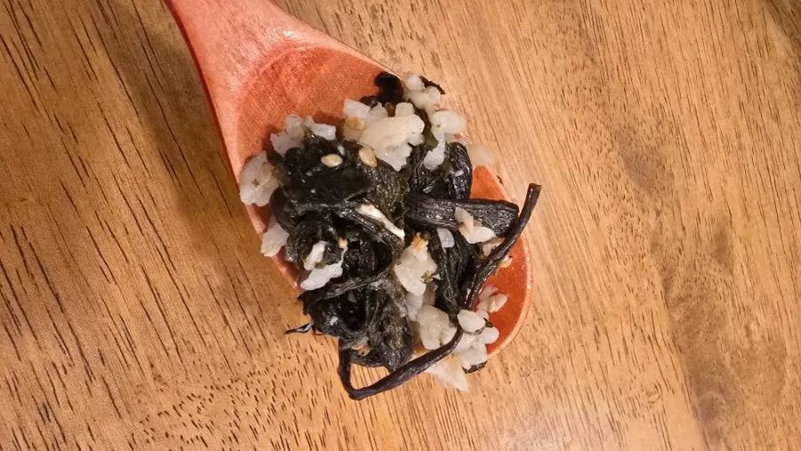 Mackerel gondre rice topped with gondre greens and braised mushrooms