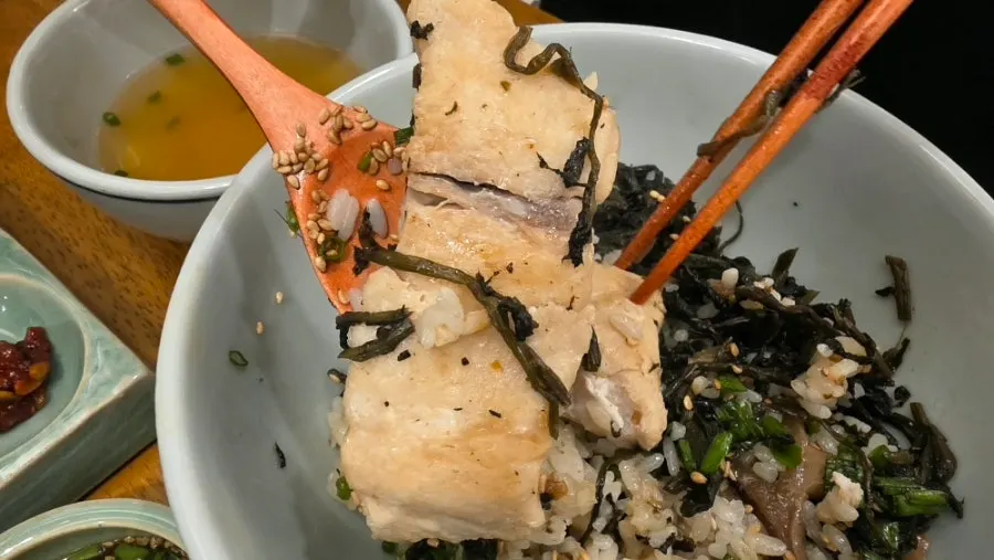 구운 삼치 한 점