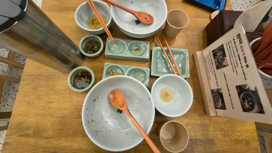 식사를 마친 향택 성서계명대점 테이블
