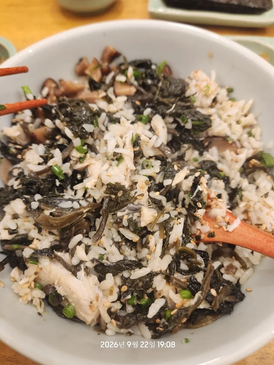 A plate combining the mushroom pancake and mackerel gondre rice
