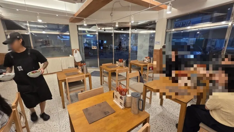View of table seating at Hyangtaek Seongseo Keimyung University Branch