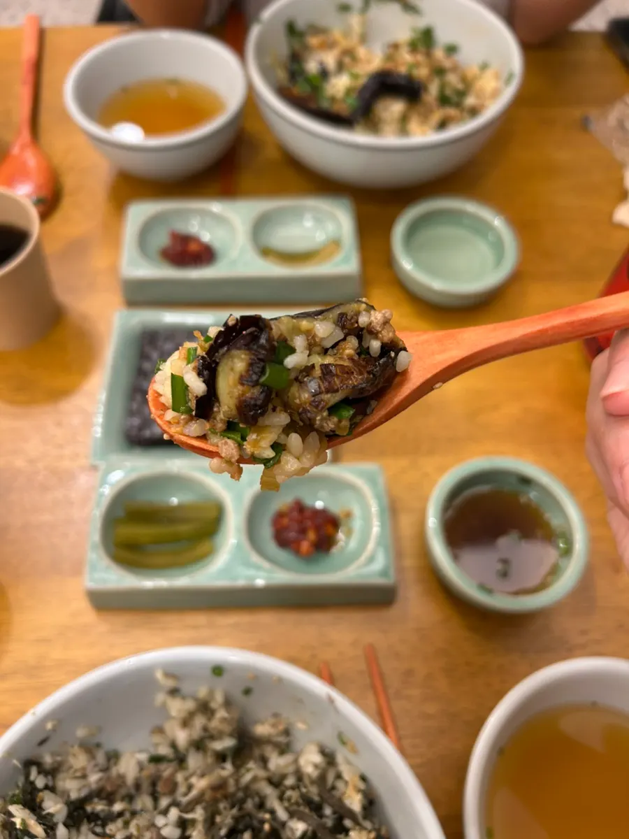 Mackerel gondre rice mixed with soy sauce