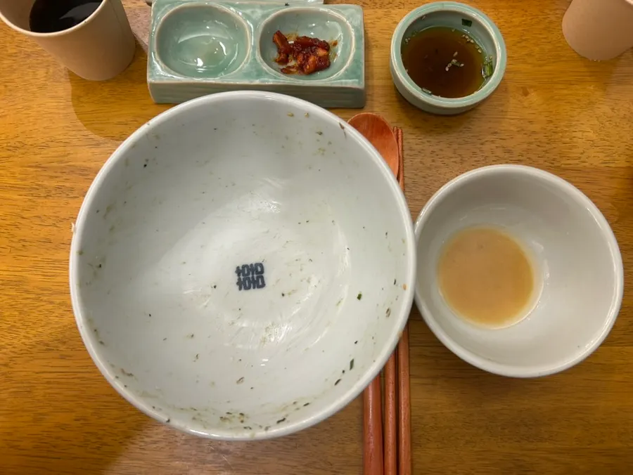 A bite of rice and jeotgal wrapped in gopchang gim