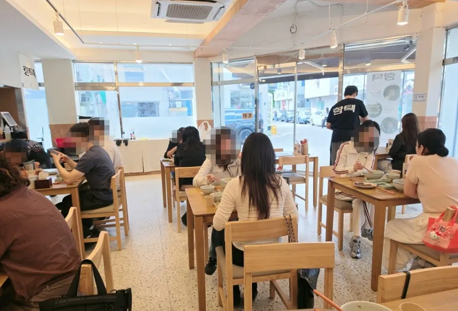 Clean interior dining hall of Hyangtaek Seongseo Keimyung University Branch