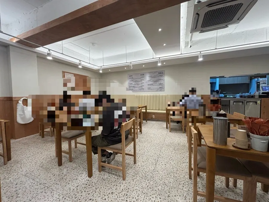 Evening view of the dining hall at Hyangtaek Seongseo Keimyung University Branch